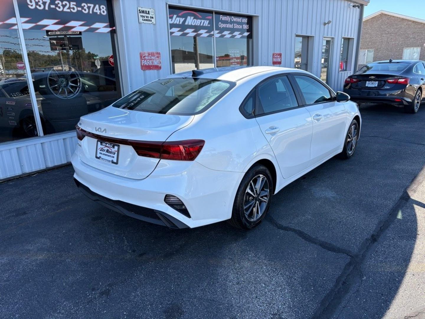 2022 WHITE KIA FORTE LXS (3KPF24AD4NE) with an 2.0L engine, Continuously Variable transmission, located at 501 E. Columbia St., Springfield, OH, 45503, (800) 262-7122, 39.925262, -83.801796 - *** New Tires *** New Brakes *** New Cabin and Air filter *** Oil Change *** New Wipers *** KIA DRIVE WISE DRIVER-ASSIST TECHNOLOGY Forward Collision Warning Forward Collision-Avoidance Assist - Pedestrian Lane Departure Warning Lane Following Assist Lane Keeping Assist Driver Attention Wa- Photo#2