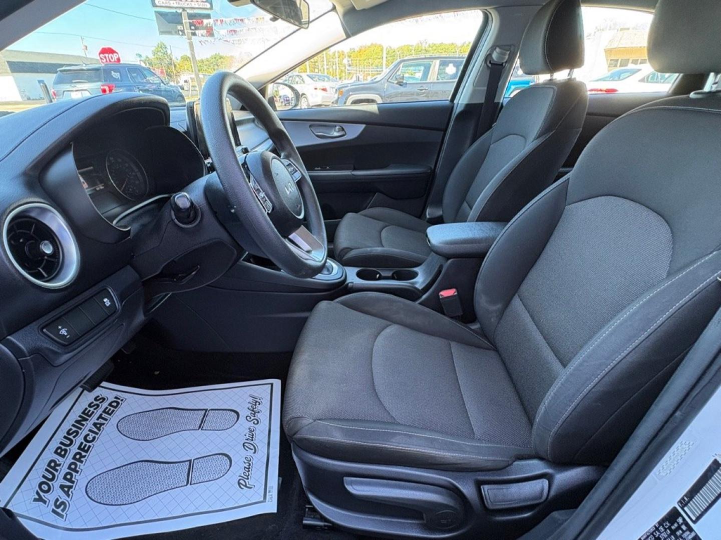 2022 WHITE KIA FORTE LXS (3KPF24AD4NE) with an 2.0L engine, Continuously Variable transmission, located at 501 E. Columbia St., Springfield, OH, 45503, (800) 262-7122, 39.925262, -83.801796 - *** New Tires *** New Brakes *** New Cabin and Air filter *** Oil Change *** New Wipers *** KIA DRIVE WISE DRIVER-ASSIST TECHNOLOGY Forward Collision Warning Forward Collision-Avoidance Assist - Pedestrian Lane Departure Warning Lane Following Assist Lane Keeping Assist Driver Attention Wa- Photo#7