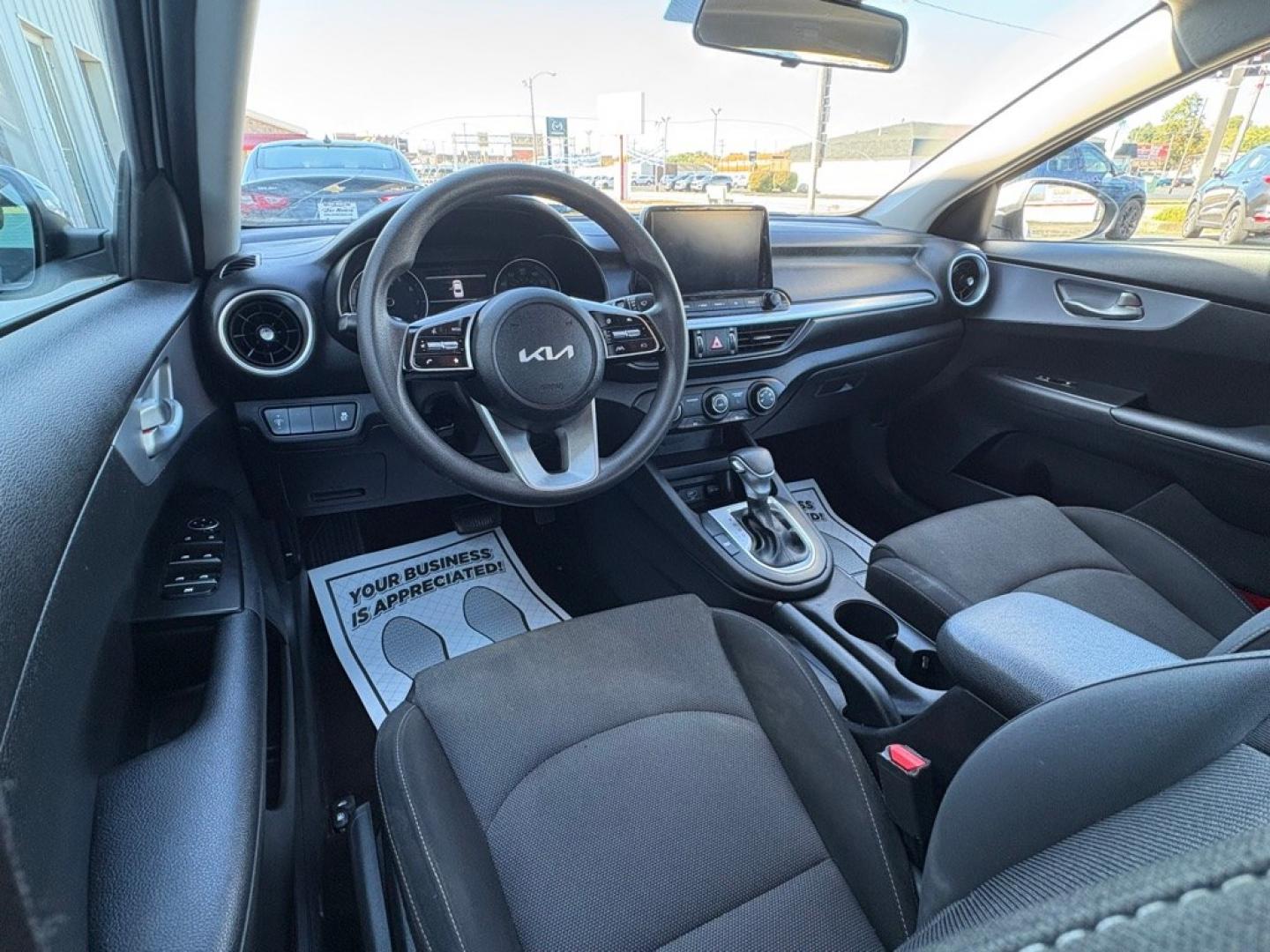 2022 WHITE KIA FORTE LXS (3KPF24AD4NE) with an 2.0L engine, Continuously Variable transmission, located at 501 E. Columbia St., Springfield, OH, 45503, (800) 262-7122, 39.925262, -83.801796 - *** New Tires *** New Brakes *** New Cabin and Air filter *** Oil Change *** New Wipers *** KIA DRIVE WISE DRIVER-ASSIST TECHNOLOGY Forward Collision Warning Forward Collision-Avoidance Assist - Pedestrian Lane Departure Warning Lane Following Assist Lane Keeping Assist Driver Attention Wa- Photo#9