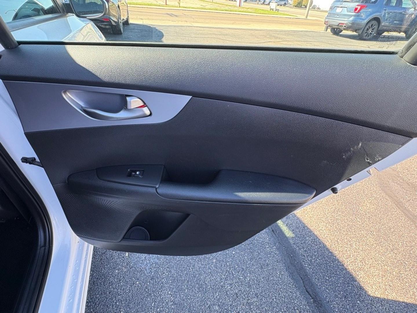 2022 WHITE KIA FORTE LXS (3KPF24AD4NE) with an 2.0L engine, Continuously Variable transmission, located at 501 E. Columbia St., Springfield, OH, 45503, (800) 262-7122, 39.925262, -83.801796 - *** New Tires *** New Brakes *** New Cabin and Air filter *** Oil Change *** New Wipers *** KIA DRIVE WISE DRIVER-ASSIST TECHNOLOGY Forward Collision Warning Forward Collision-Avoidance Assist - Pedestrian Lane Departure Warning Lane Following Assist Lane Keeping Assist Driver Attention Wa- Photo#13