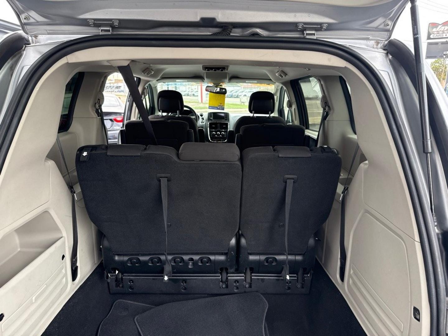2020 GRAY DODGE GRAND CARAVAN SE (2C4RDGBG1LR) with an 3.6L engine, Automatic transmission, located at 501 E. Columbia St., Springfield, OH, 45503, (800) 262-7122, 39.925262, -83.801796 - **2020 Dodge Grand Caravan SE - 1 Owner, Clean CARFAX and New Brakes!** Check out this 2020 Dodge Grand Caravan SE! Powered by a strong **3.6L V6 engine**, this spacious minivan offers comfort, versatility, and plenty of room for the whole family! **Features and Highlights:** - 1 Owner a- Photo#6