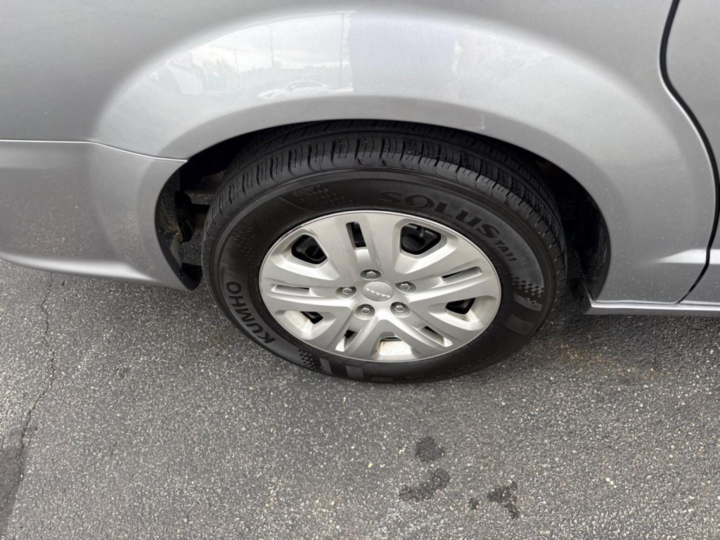 2020 GRAY DODGE GRAND CARAVAN SE (2C4RDGBG1LR) with an 3.6L engine, Automatic transmission, located at 501 E. Columbia St., Springfield, OH, 45503, (800) 262-7122, 39.925262, -83.801796 - **2020 Dodge Grand Caravan SE - 1 Owner, Clean CARFAX and New Brakes!** Check out this 2020 Dodge Grand Caravan SE! Powered by a strong **3.6L V6 engine**, this spacious minivan offers comfort, versatility, and plenty of room for the whole family! **Features and Highlights:** - 1 Owner a- Photo#15