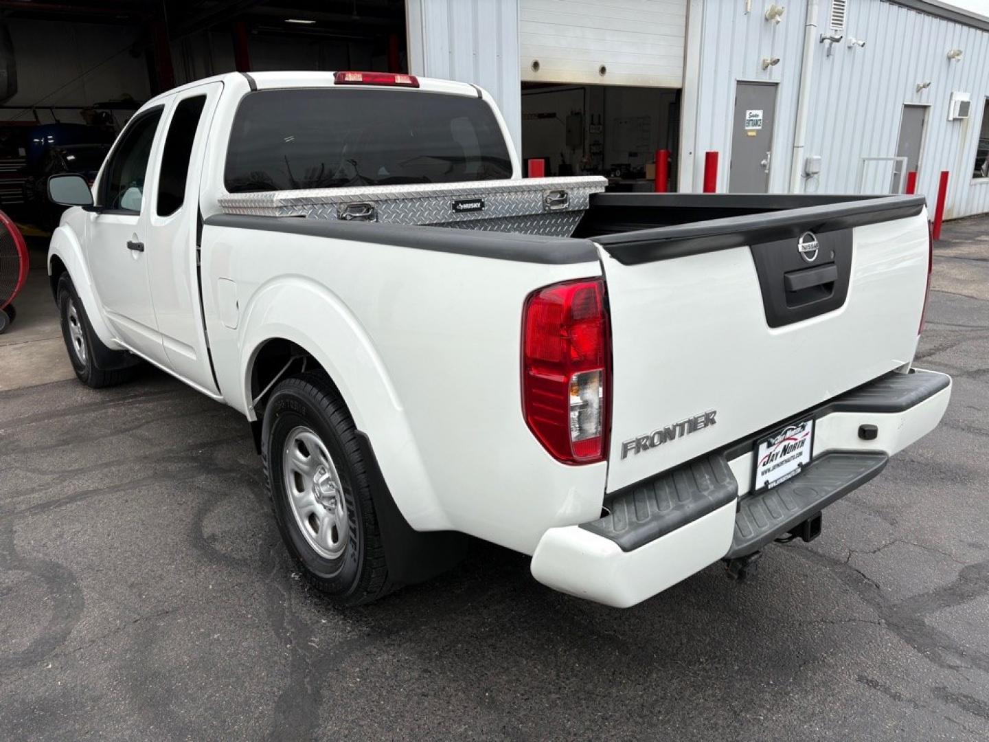 2021 WHITE NISSAN FRONTIER S (1N6ED0CE3MN) with an 3.8L engine, Automatic transmission, located at 501 E. Columbia St., Springfield, OH, 45503, (800) 262-7122, 39.925262, -83.801796 - ***Clean Carfax***EXT Cab***S***3.8L V6***New Tires***All New Brake Pads and Rotors***Fresh Oil Change*** Jay North Auto has offered hand picked vehicles since 1965! Our customer's enjoy a NO pressure buying experience with a small town feel. We are a preferred dealer for many local credit un- Photo#5