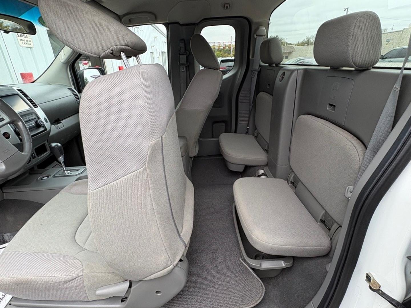 2021 WHITE NISSAN FRONTIER S (1N6ED0CE3MN) with an 3.8L engine, Automatic transmission, located at 501 E. Columbia St., Springfield, OH, 45503, (800) 262-7122, 39.925262, -83.801796 - ***Clean Carfax***EXT Cab***S***3.8L V6***New Tires***All New Brake Pads and Rotors***Fresh Oil Change*** Jay North Auto has offered hand picked vehicles since 1965! Our customer's enjoy a NO pressure buying experience with a small town feel. We are a preferred dealer for many local credit un- Photo#12