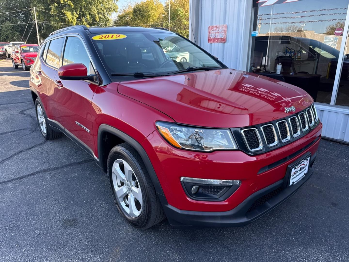 2019 RED JEEP COMPASS LATITUDE (3C4NJCBB7KT) with an 2.4L engine, Automatic transmission, located at 501 E. Columbia St., Springfield, OH, 45503, (800) 262-7122, 39.925262, -83.801796 - Jay North Auto has offered hand picked vehicles since 1965! Our customer's enjoy a NO pressure buying experience with a small town feel. We are a preferred dealer for many local credit unions and lenders. Bad credit? No Credit/First time buyer? Open or closed BANKRUPTCY 7 or 13? We Can Help Apply- Photo#0