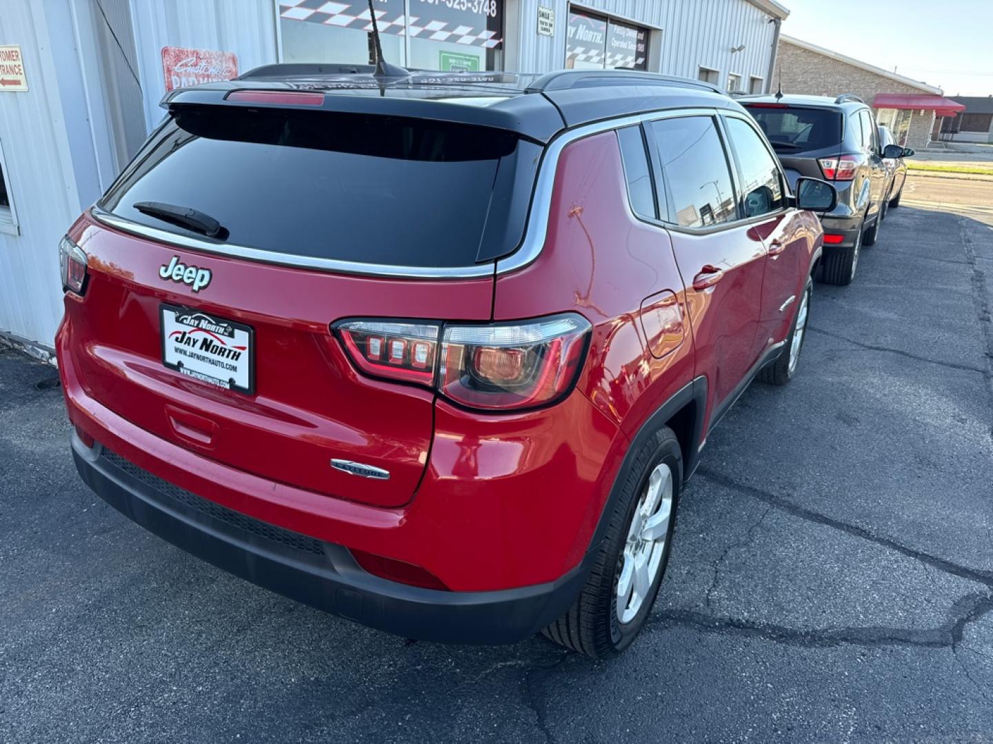 2019 RED JEEP COMPASS LATITUDE (3C4NJCBB7KT) with an 2.4L engine, Automatic transmission, located at 501 E. Columbia St., Springfield, OH, 45503, (800) 262-7122, 39.925262, -83.801796 - Jay North Auto has offered hand picked vehicles since 1965! Our customer's enjoy a NO pressure buying experience with a small town feel. We are a preferred dealer for many local credit unions and lenders. Bad credit? No Credit/First time buyer? Open or closed BANKRUPTCY 7 or 13? We Can Help Apply- Photo#6