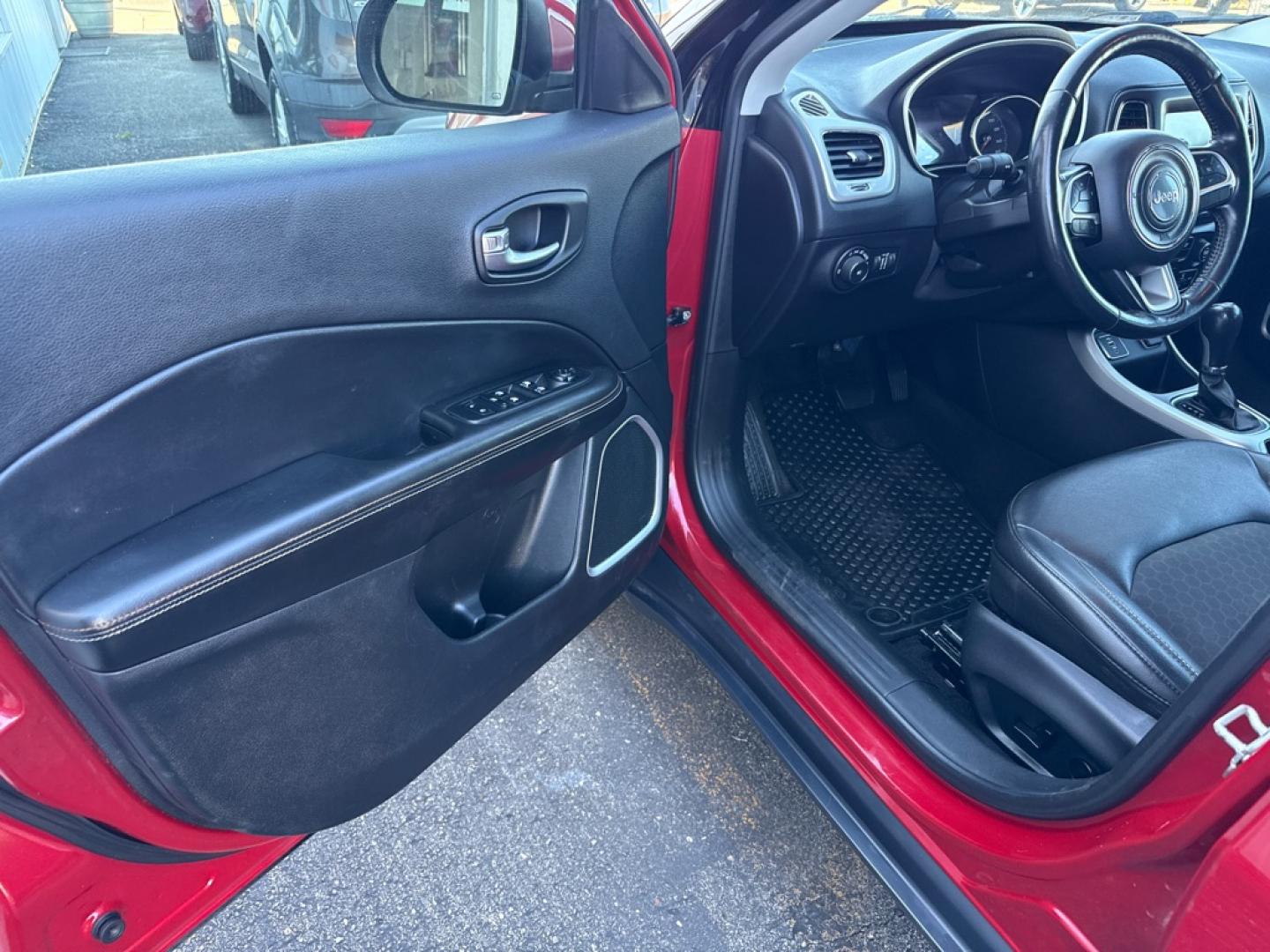 2019 RED JEEP COMPASS LATITUDE (3C4NJCBB7KT) with an 2.4L engine, Automatic transmission, located at 501 E. Columbia St., Springfield, OH, 45503, (800) 262-7122, 39.925262, -83.801796 - Jay North Auto has offered hand picked vehicles since 1965! Our customer's enjoy a NO pressure buying experience with a small town feel. We are a preferred dealer for many local credit unions and lenders. Bad credit? No Credit/First time buyer? Open or closed BANKRUPTCY 7 or 13? We Can Help Apply- Photo#11